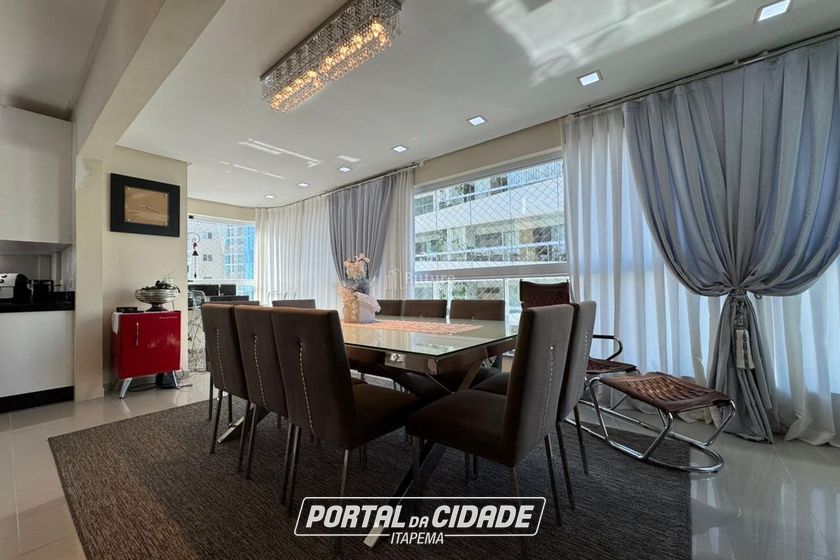 Apartamento &agrave; venda - 180m&sup2; - Meia Praia