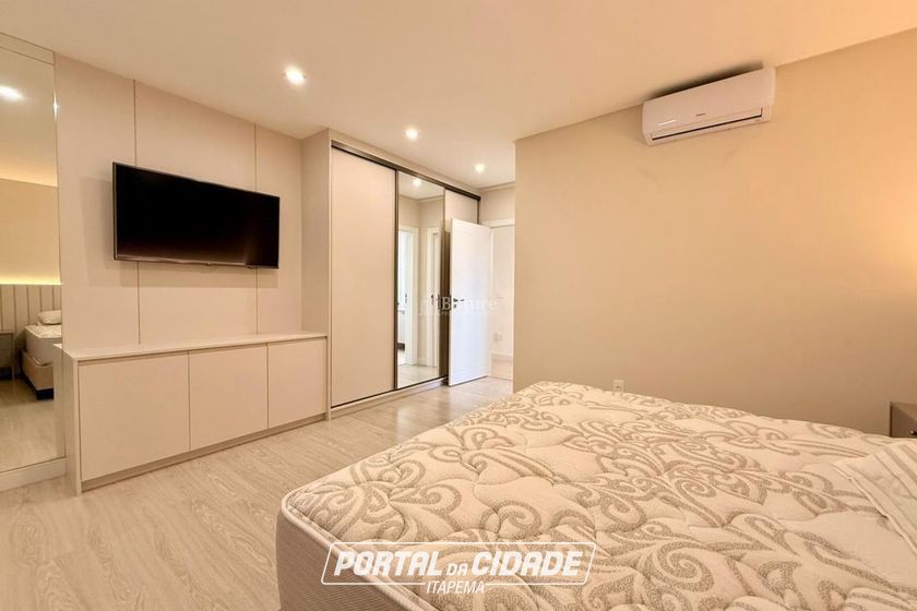 Apartamento &agrave; venda - 180m&sup2; - Meia Praia
