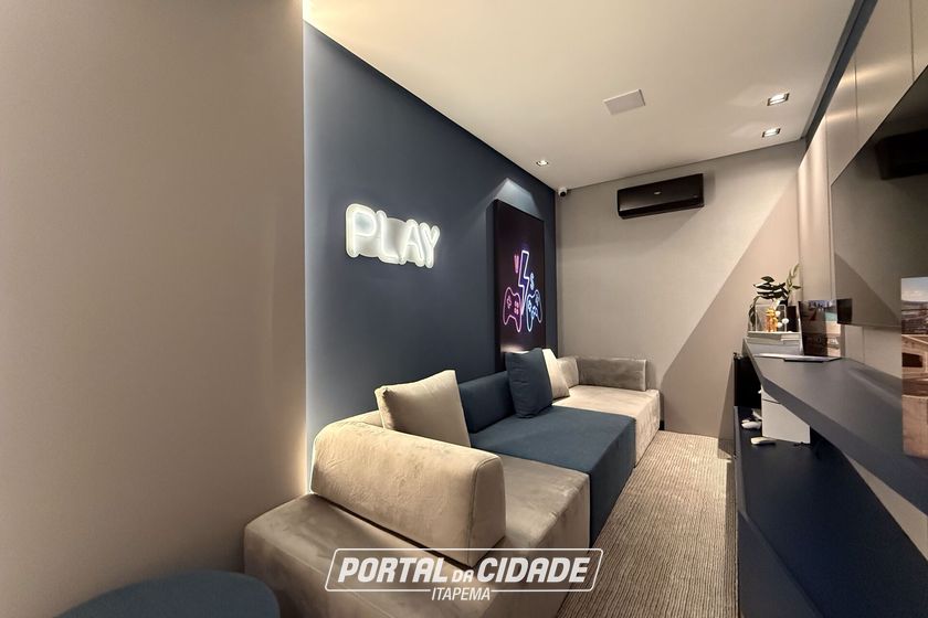 Apartamento &agrave; venda - 136m&sup2; - Meia Praia