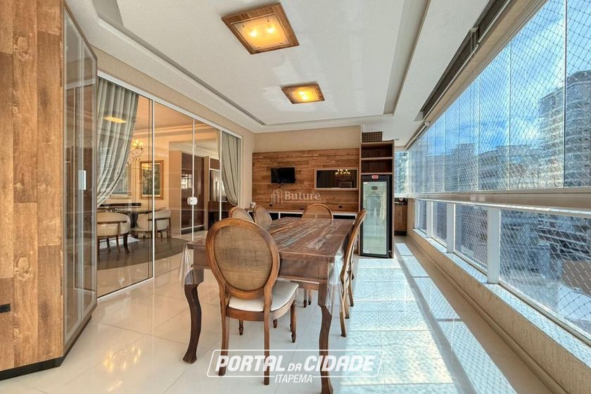 Apartamento &agrave; venda - 198m&sup2; - Meia Praia