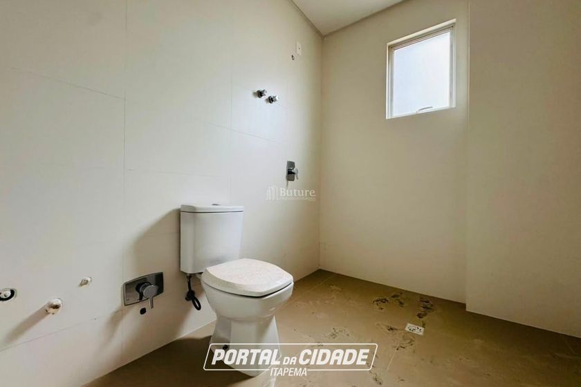 Apartamento &agrave; venda - 166m&sup2; - Meia Praia