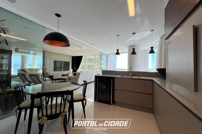 Apartamento &agrave; venda - 273m&sup2; - Meia Praia