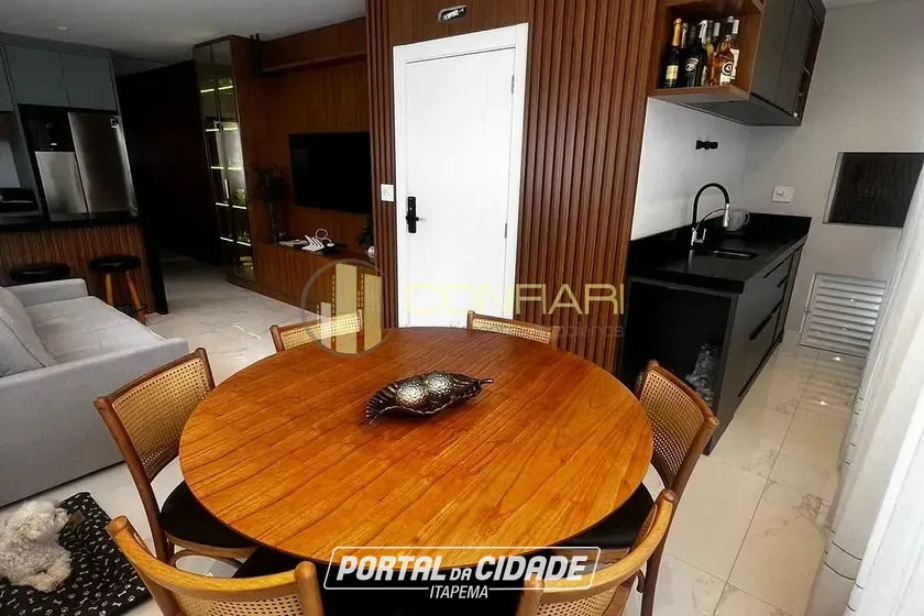 Apartamento &agrave; venda - 101m&sup2; - Meia Praia