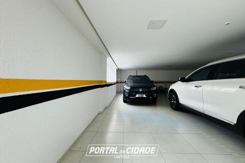 Apartamento &agrave; venda - 166m&sup2; - Meia Praia