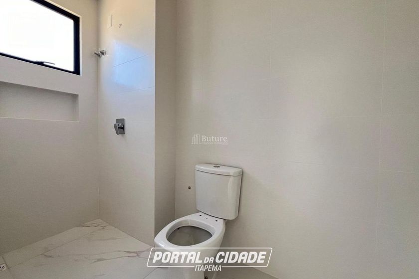Apartamento &agrave; venda - 129m&sup2; - Meia Praia