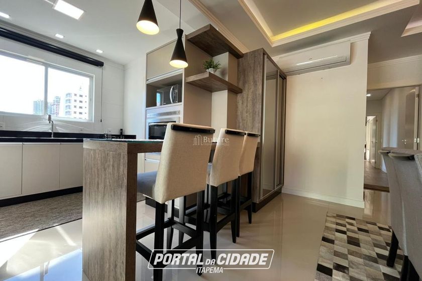 Apartamento &agrave; venda - 159m&sup2; - Meia Praia