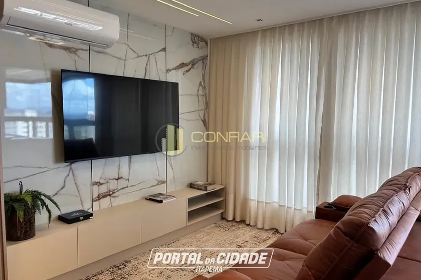 Apartamento &agrave; venda - 110m&sup2; - Meia Praia