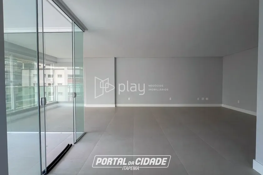 Apartamento &agrave; venda - 190m&sup2; - Meia Praia
