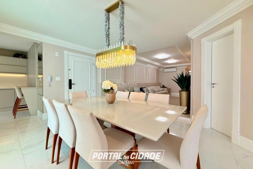 Apartamento &agrave; venda - 180m&sup2; - Meia Praia