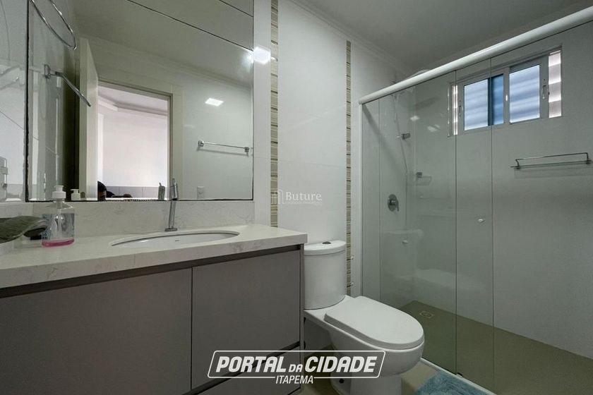 Apartamento &agrave; venda - 225m&sup2; - Meia Praia