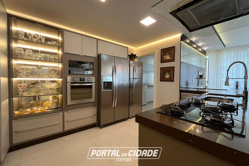 Apartamento &agrave; venda - 229m&sup2; - Meia Praia