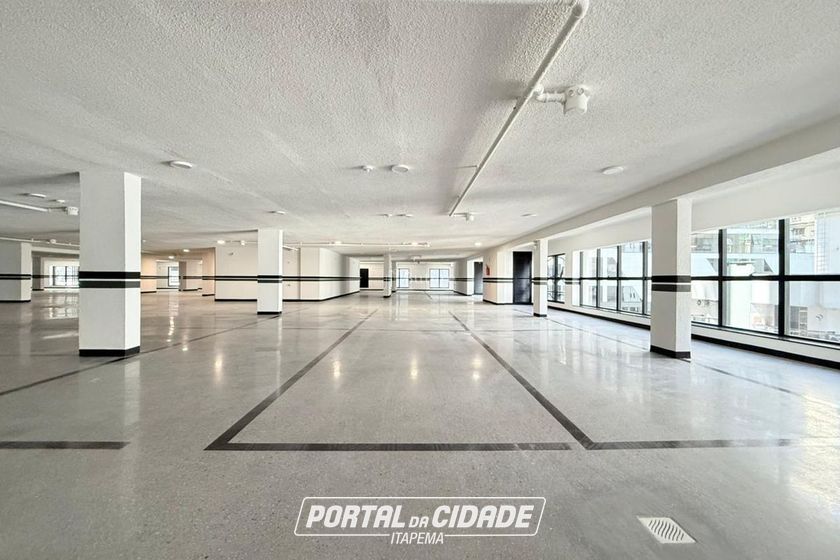 Apartamento &agrave; venda - 160m&sup2; - Meia Praia