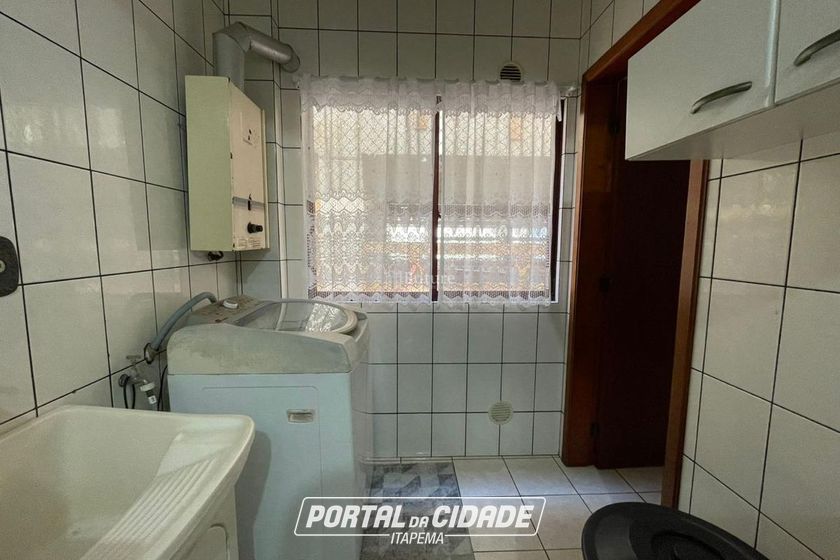 Apartamento &agrave; venda - 121m&sup2; - Meia Praia
