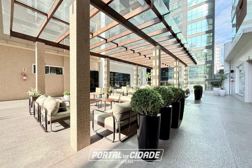 Apartamento &agrave; venda - 132m&sup2; - Meia Praia