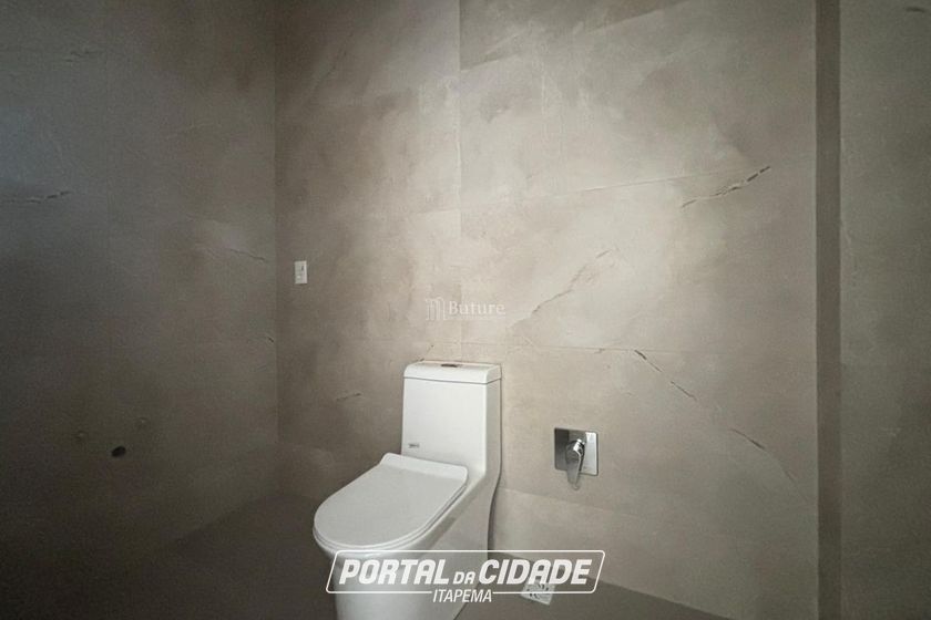 Apartamento &agrave; venda - 177m&sup2; - Meia Praia