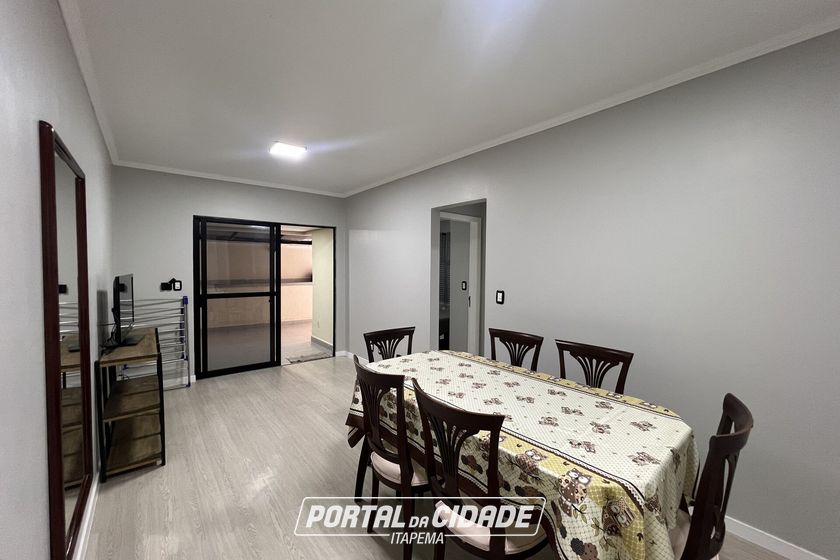 Apartamento &agrave; venda - 115m&sup2; - Meia Praia