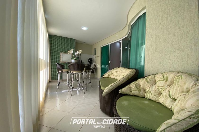 Apartamento &agrave; venda - 143m&sup2; - Meia Praia