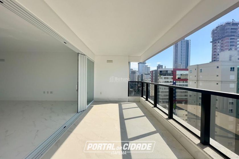 Apartamento &agrave; venda - 180m&sup2; - Meia Praia