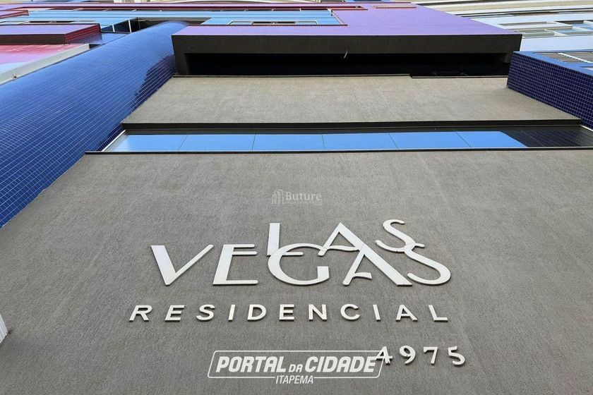 Apartamento &agrave; venda - 120m&sup2; - Meia Praia