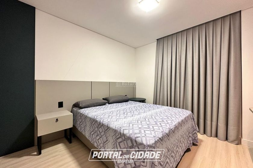Apartamento &agrave; venda - 129m&sup2; - Meia Praia