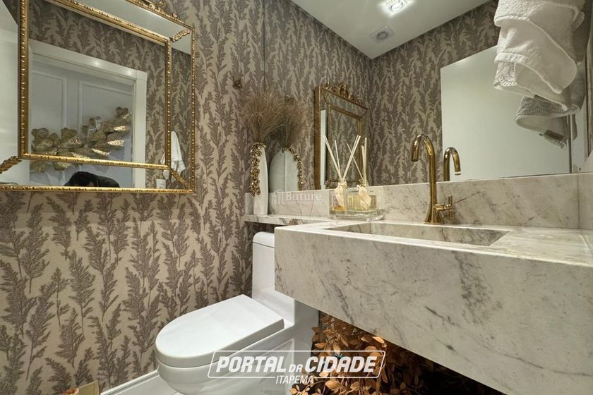 Apartamento &agrave; venda - 142m&sup2; - Meia Praia