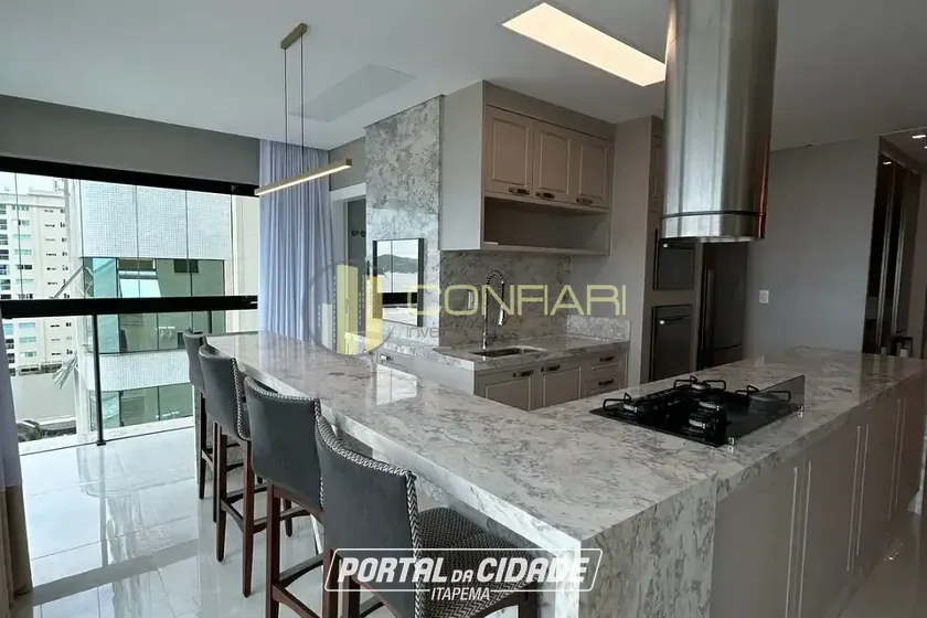 Apartamento &agrave; venda - 180m&sup2; - Meia Praia