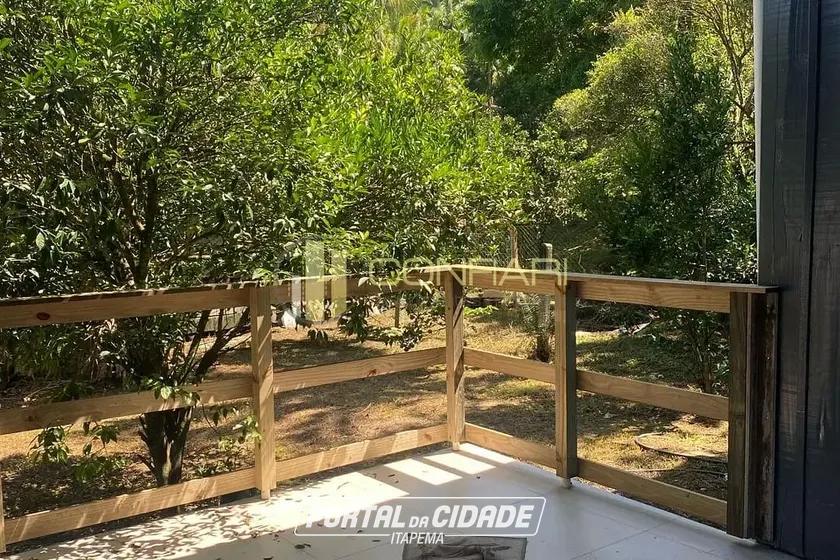 Ch&aacute;cara &agrave; venda - 130m&sup2; - Moura