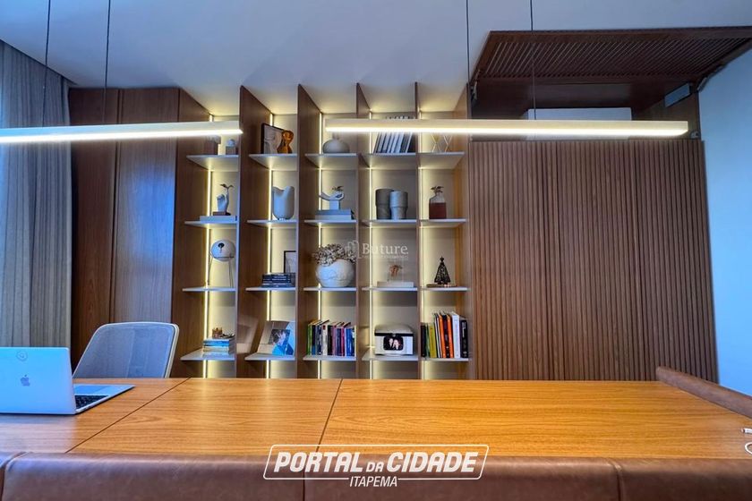 Apartamento &agrave; venda - 222m&sup2; - Centro