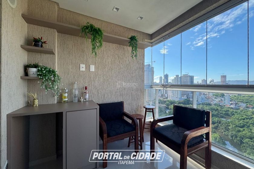 Apartamento &agrave; venda - 85m&sup2; - Meia Praia