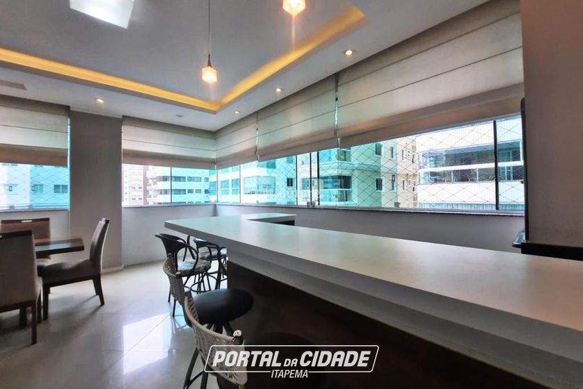 Apartamento &agrave; venda - 132m&sup2; - Meia Praia