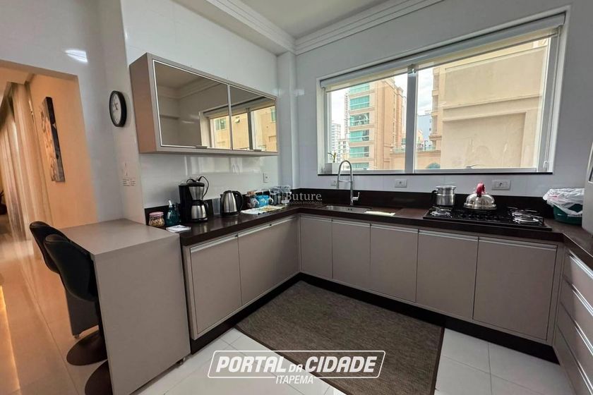 Apartamento &agrave; venda - Meia Praia