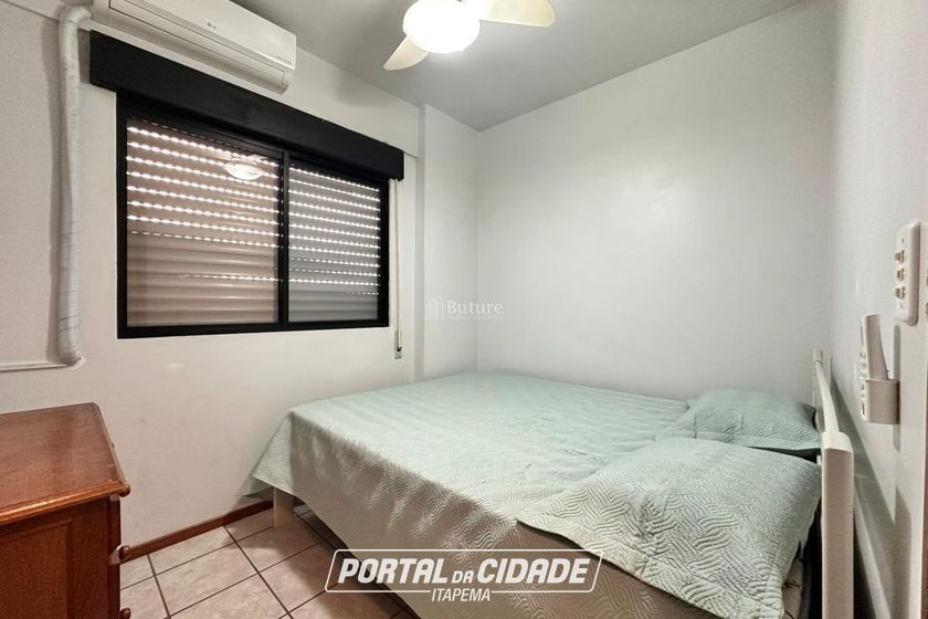 Apartamento &agrave; venda - 120m&sup2; - Meia Praia