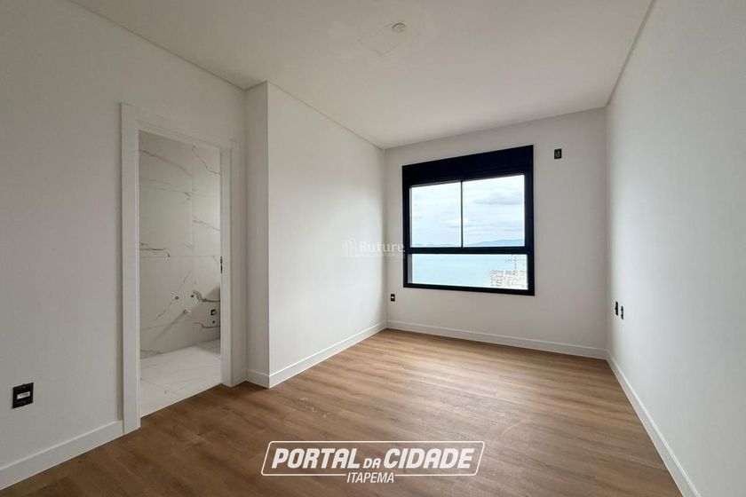 Apartamento &agrave; venda - 190m&sup2; - Meia Praia