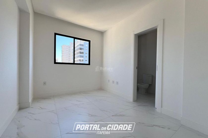 Apartamento &agrave; venda - 129m&sup2; - Meia Praia
