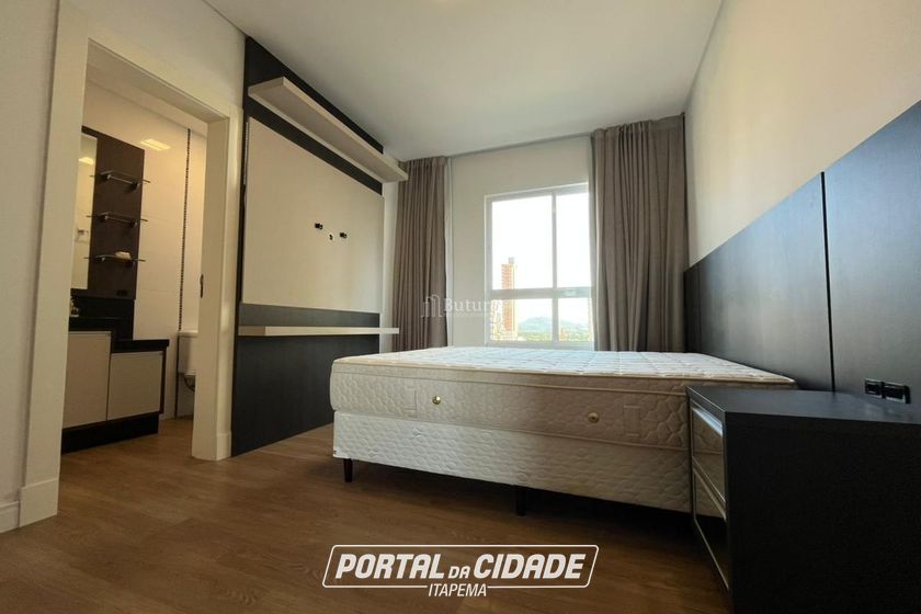 Apartamento &agrave; venda - 159m&sup2; - Meia Praia