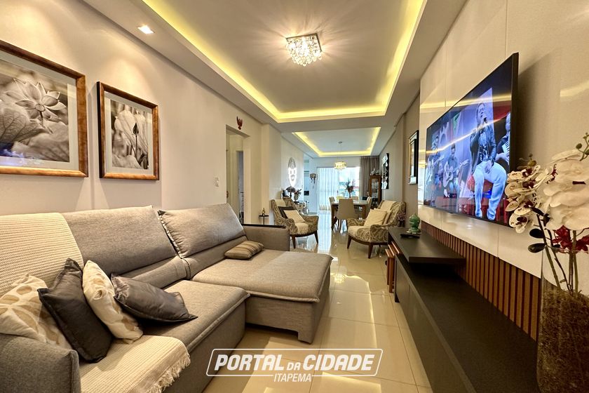 Apartamento &agrave; venda - 122m&sup2; - Meia Praia