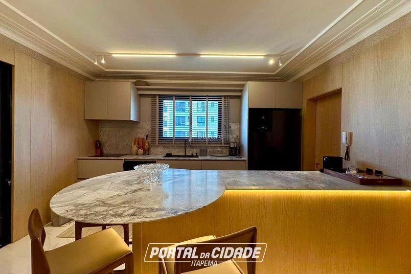Apartamento &agrave; venda - 210m&sup2; - Centro
