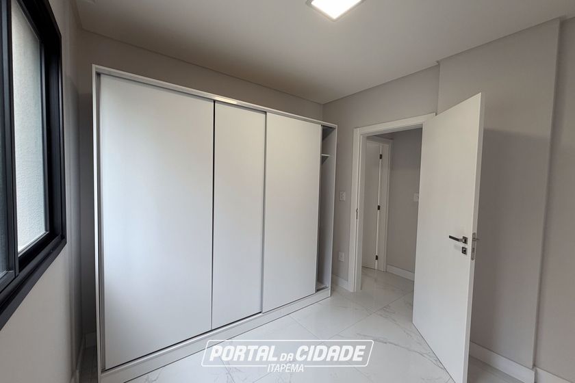 Apartamento &agrave; venda - 102m&sup2; - Meia Praia