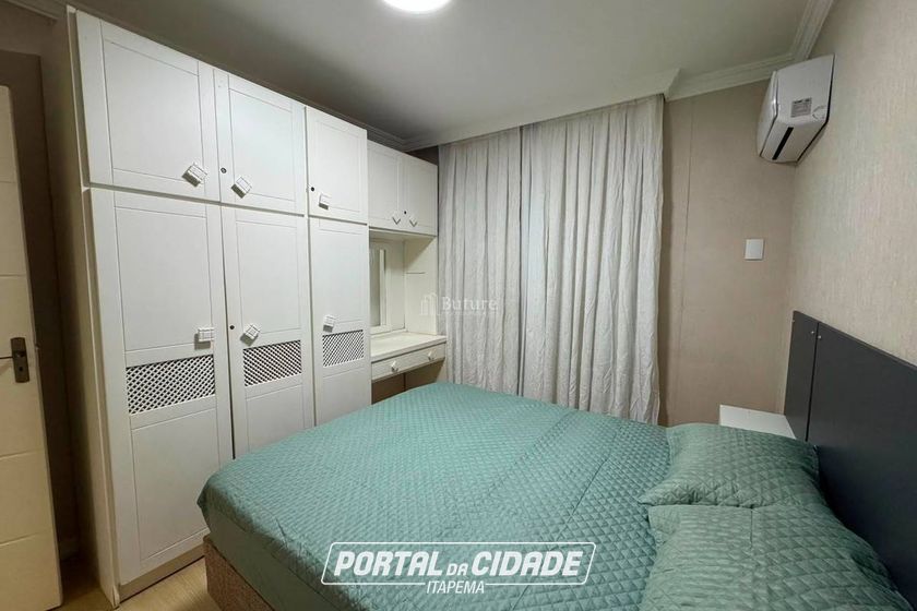 Apartamento &agrave; venda - 213m&sup2; - Meia Praia