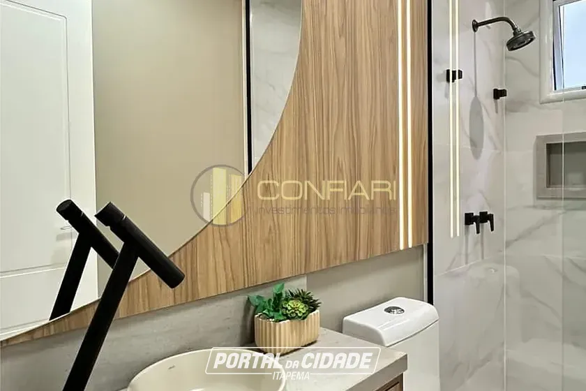 Apartamento &agrave; venda - 136m&sup2; - Meia Praia