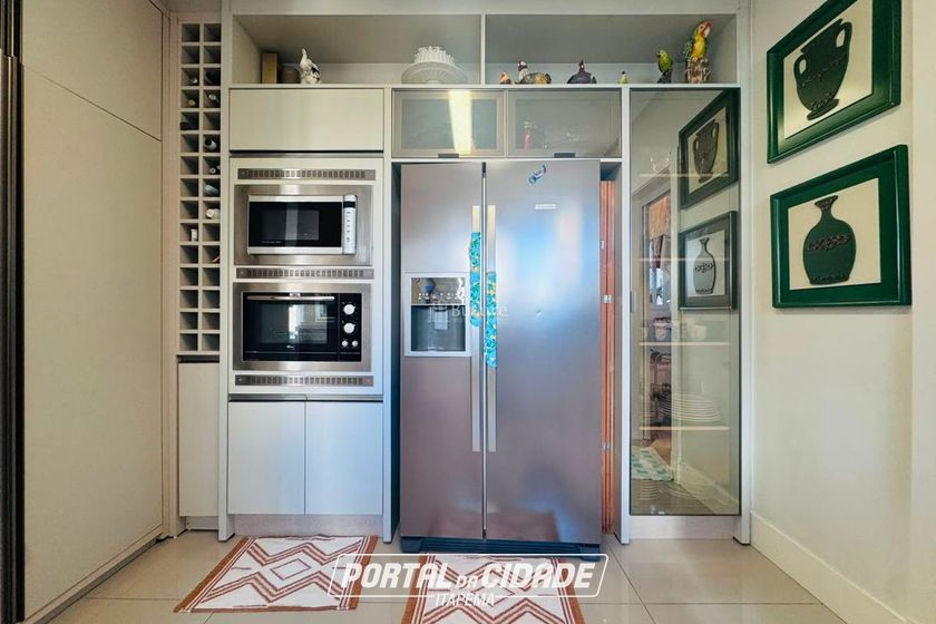 Apartamento &agrave; venda - 192m&sup2; - Centro