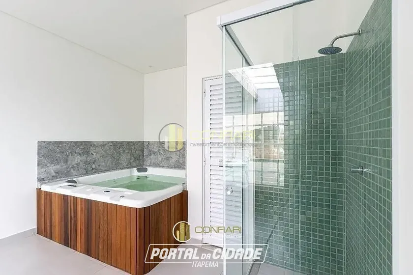 Apartamento &agrave; venda - 271m&sup2; - Meia Praia