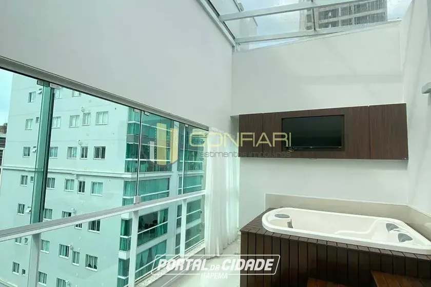 Apartamento &agrave; venda - 221m&sup2; - meia praia