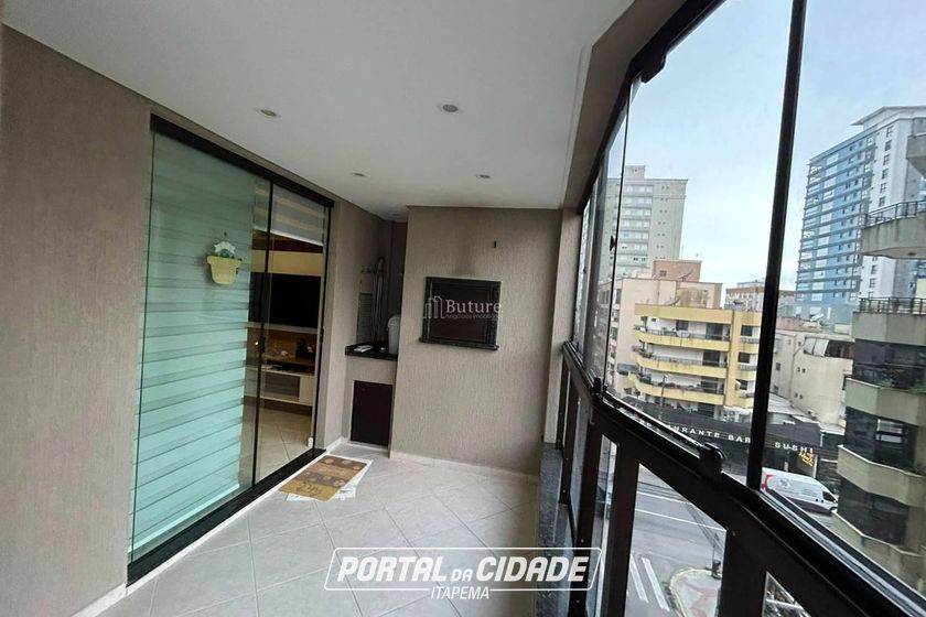 Apartamento &agrave; venda - 159m&sup2; - Meia Praia