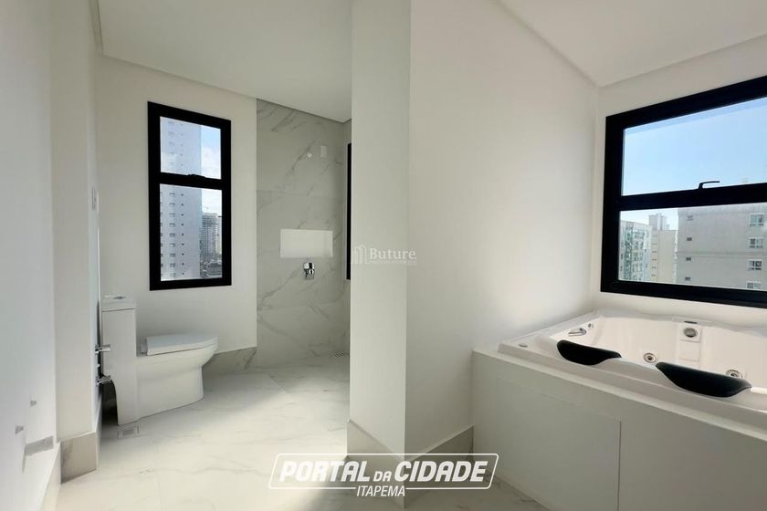 Apartamento &agrave; venda - 180m&sup2; - Meia Praia