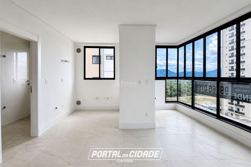Apartamento &agrave; venda - 127m&sup2; - Meia Praia