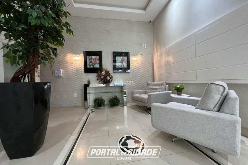 Apartamento &agrave; venda - 120m&sup2; - Meia Praia