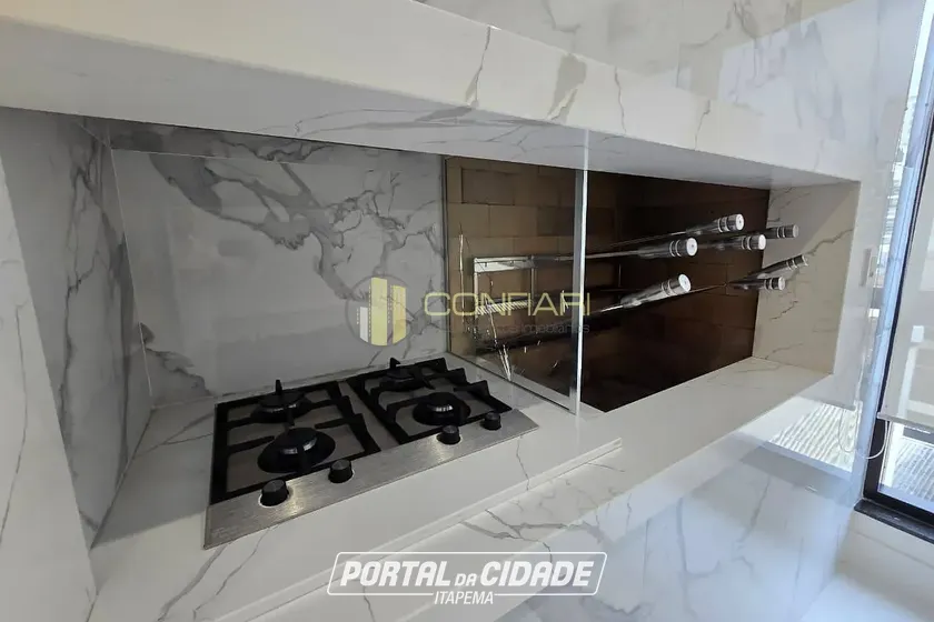 Apartamento &agrave; venda - 105m&sup2; - Meia Praia