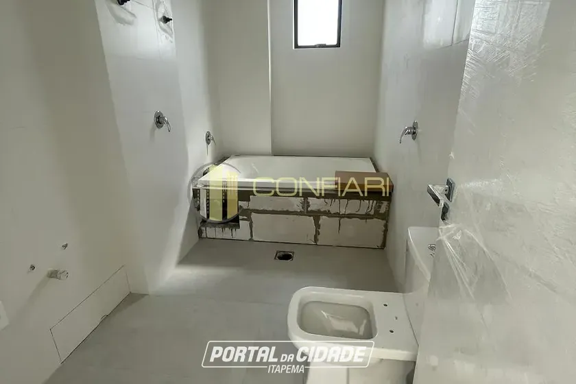 Apartamento &agrave; venda - 133m&sup2; - meia praia