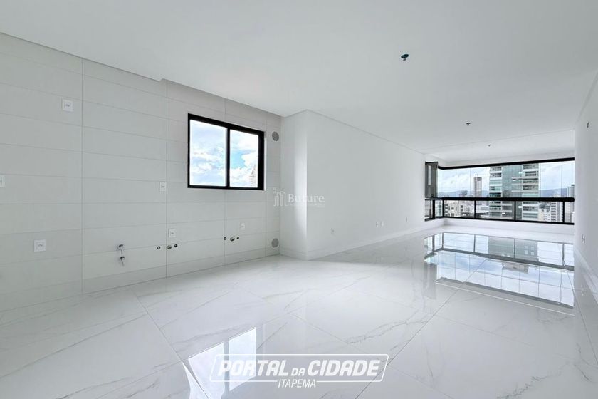 Apartamento &agrave; venda - 206m&sup2; - Meia Praia